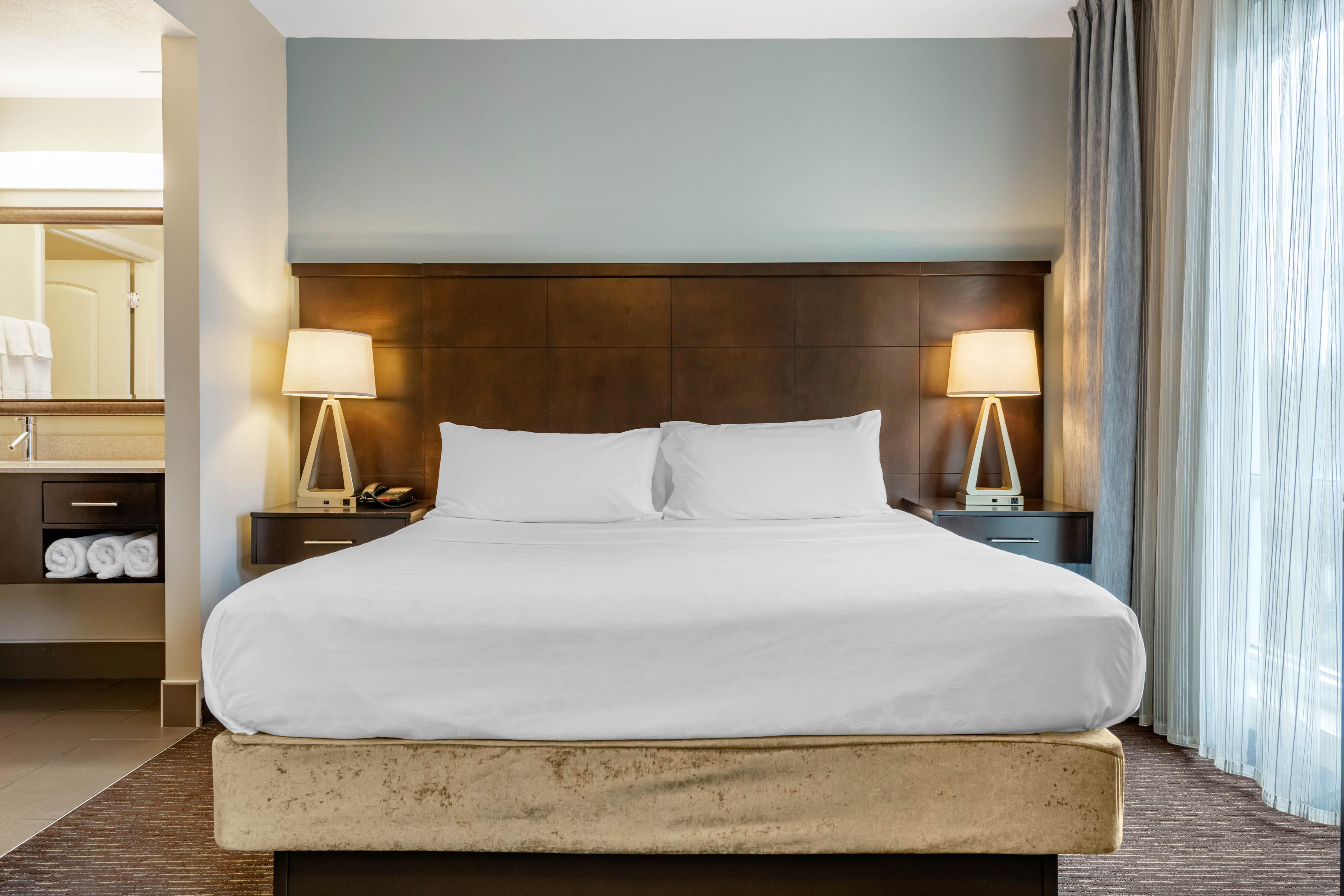 Staybridge Suites St. Petersburg Fl By Ihg Exterior photo
