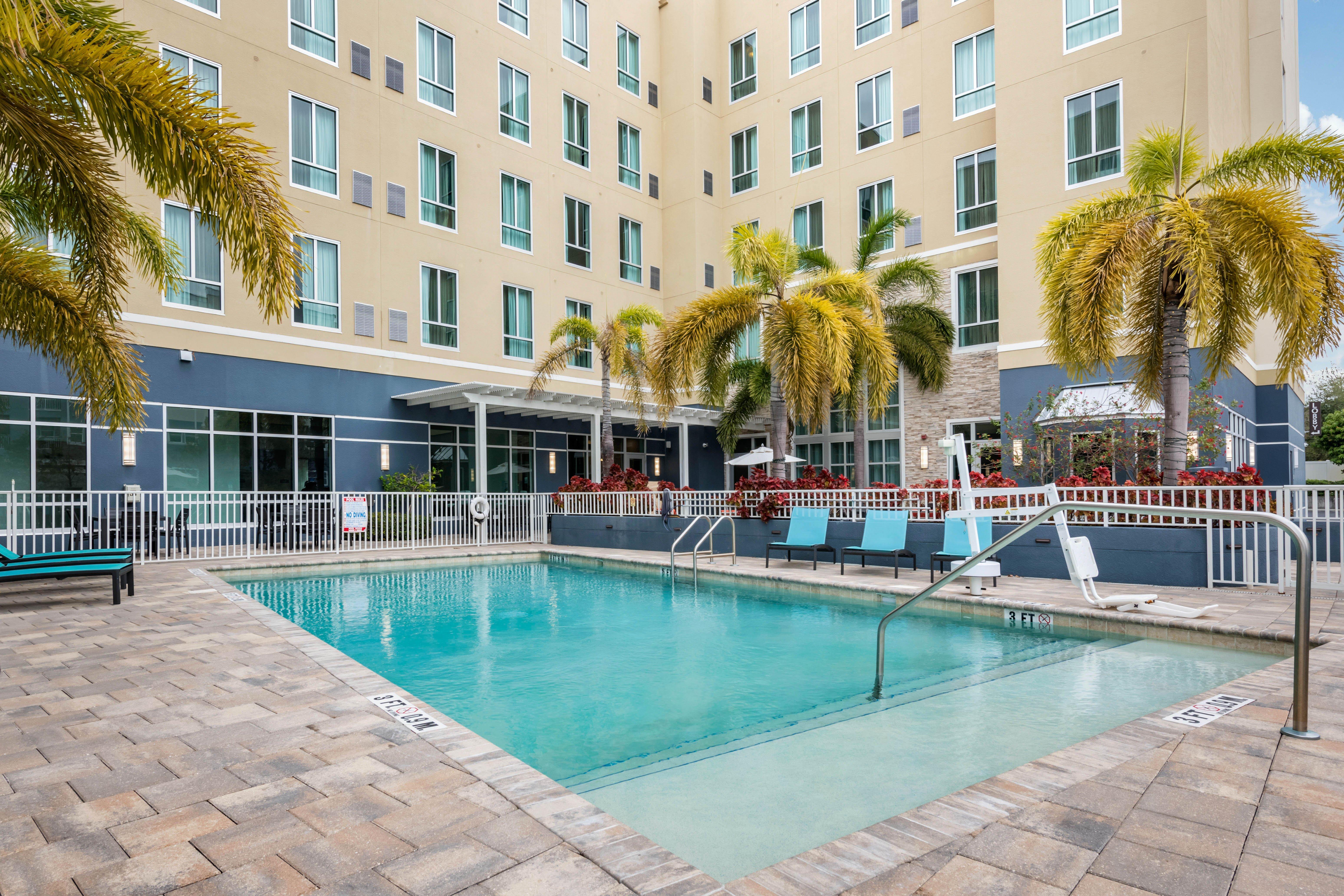 Staybridge Suites St. Petersburg Fl By Ihg Exterior photo