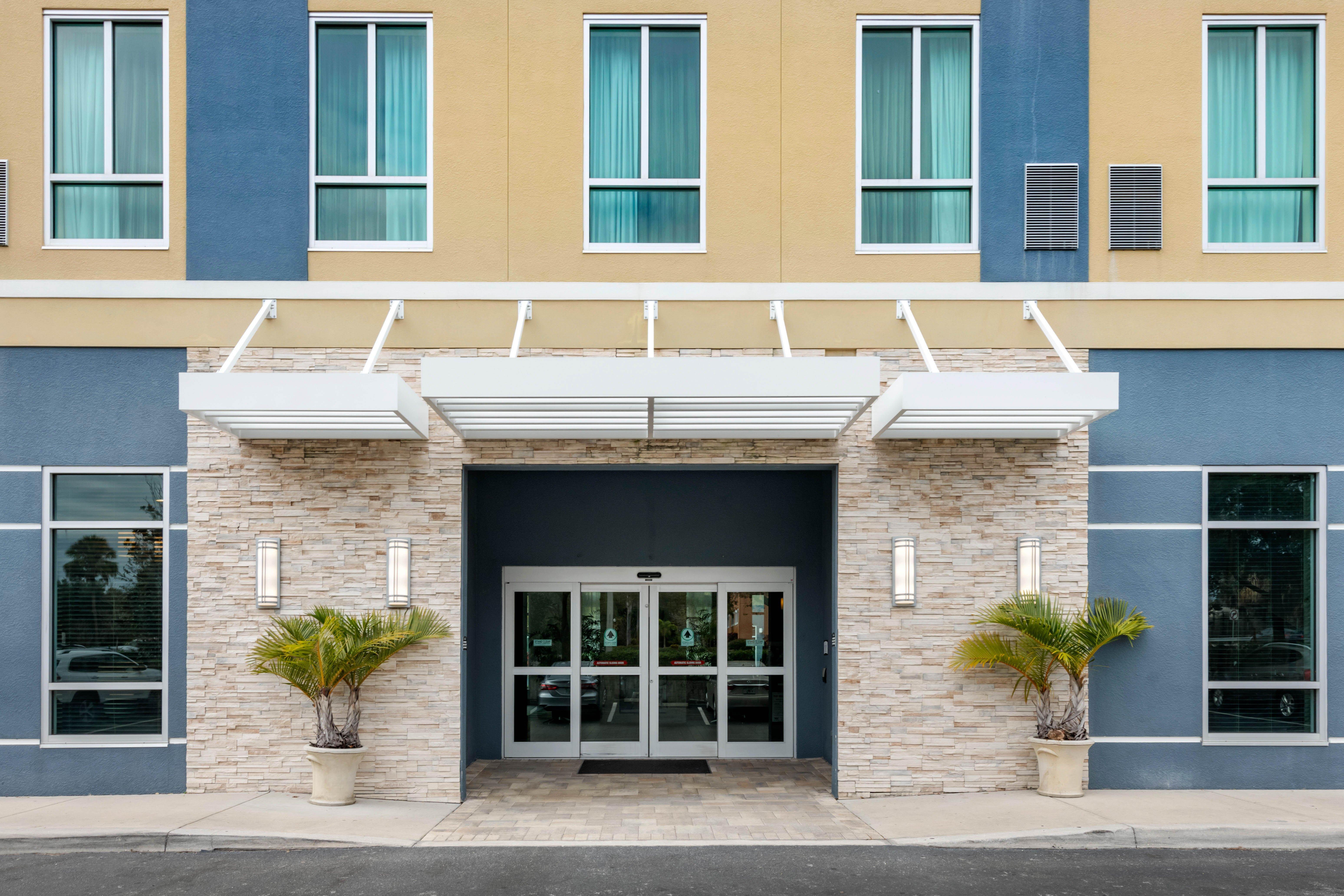 Staybridge Suites St. Petersburg Fl By Ihg Exterior photo
