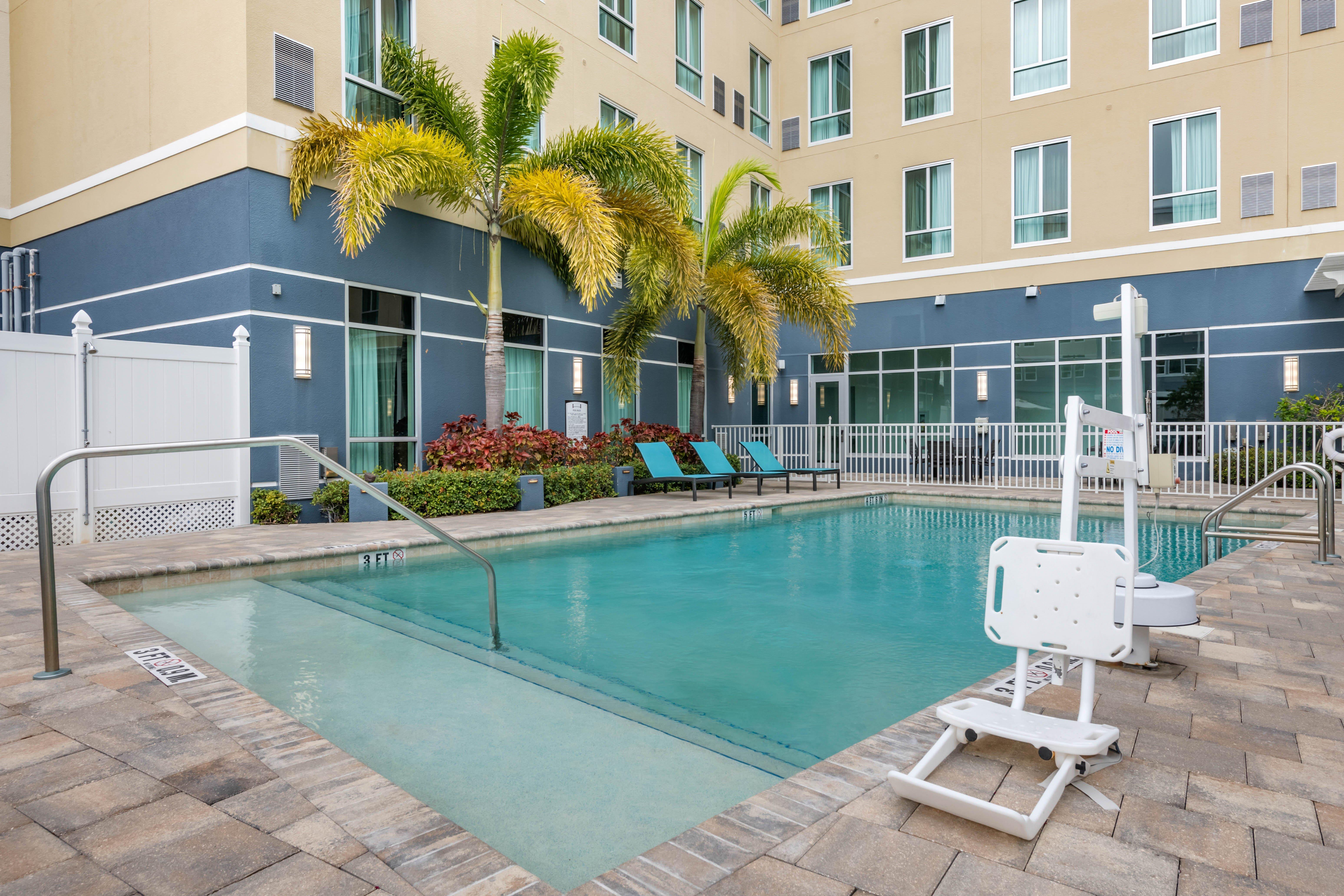 Staybridge Suites St. Petersburg Fl By Ihg Exterior photo